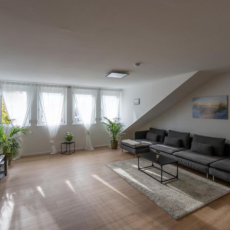 Apartment Im Dachgeschoss Plankstadt Exteriör bild