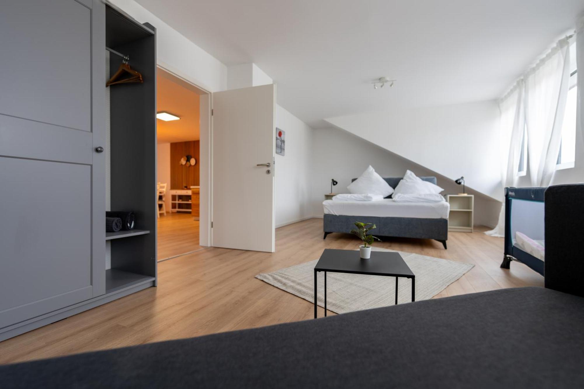 Apartment Im Dachgeschoss Plankstadt Exteriör bild
